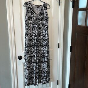 Black and white flattering maxi dress church work wedding guest shower 1X